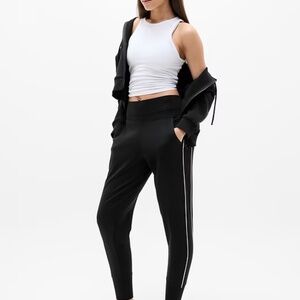 Athleta Venice Striped Jogger - EUC!